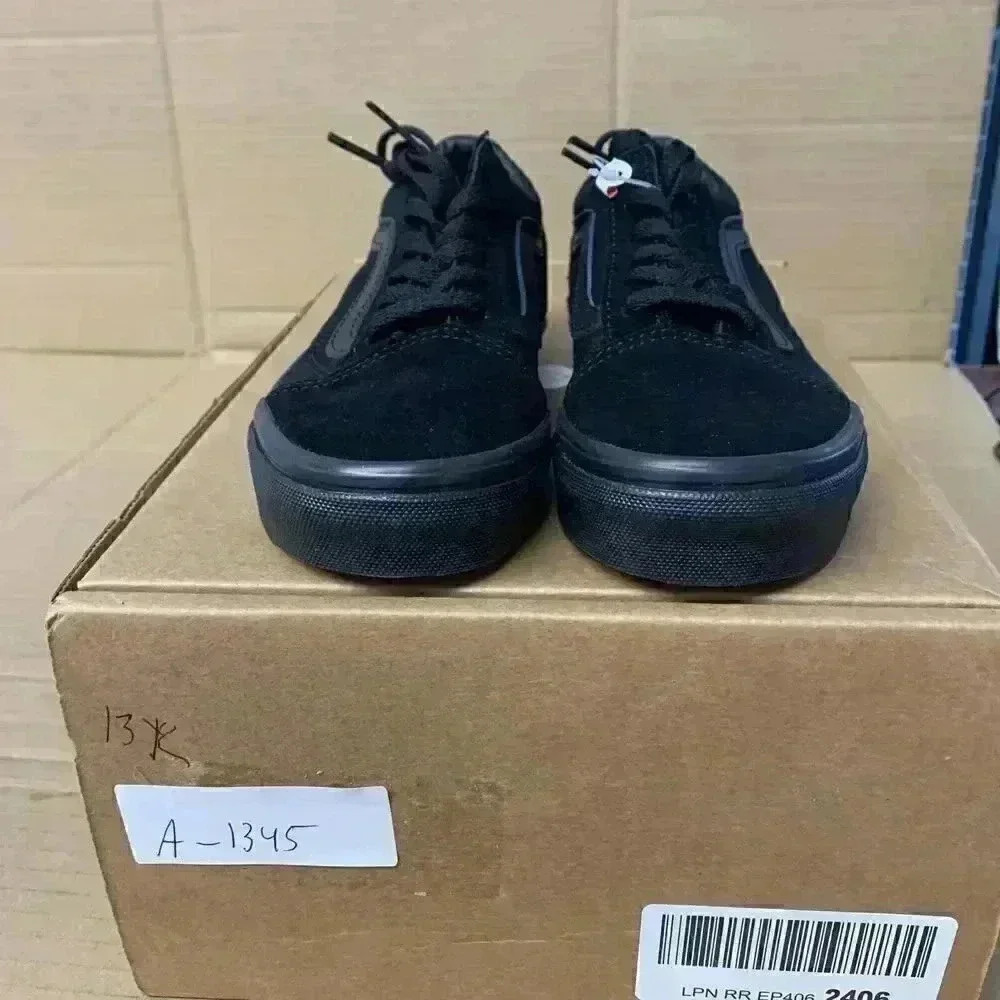 1345. NEW! Vans Black Kids US size 13 - Picture 2 of 4
